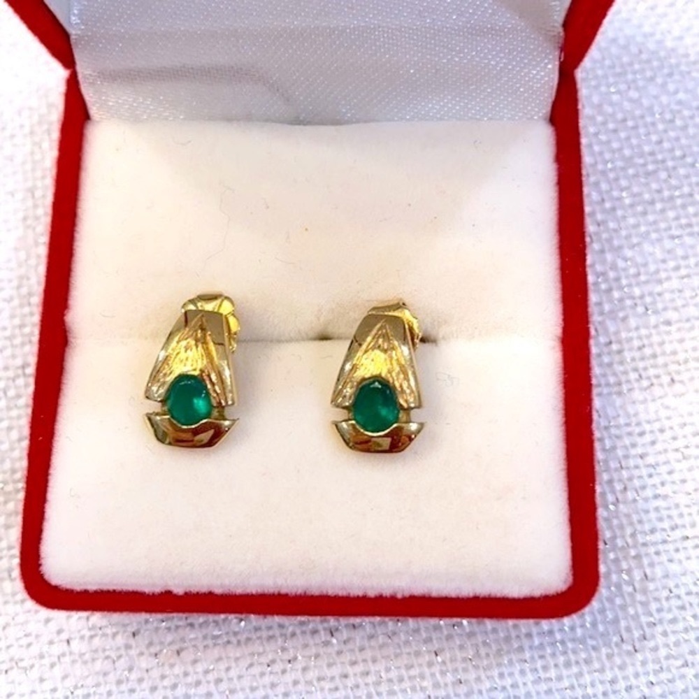 Real Emerald stones and 18k Solid Gold Eirings